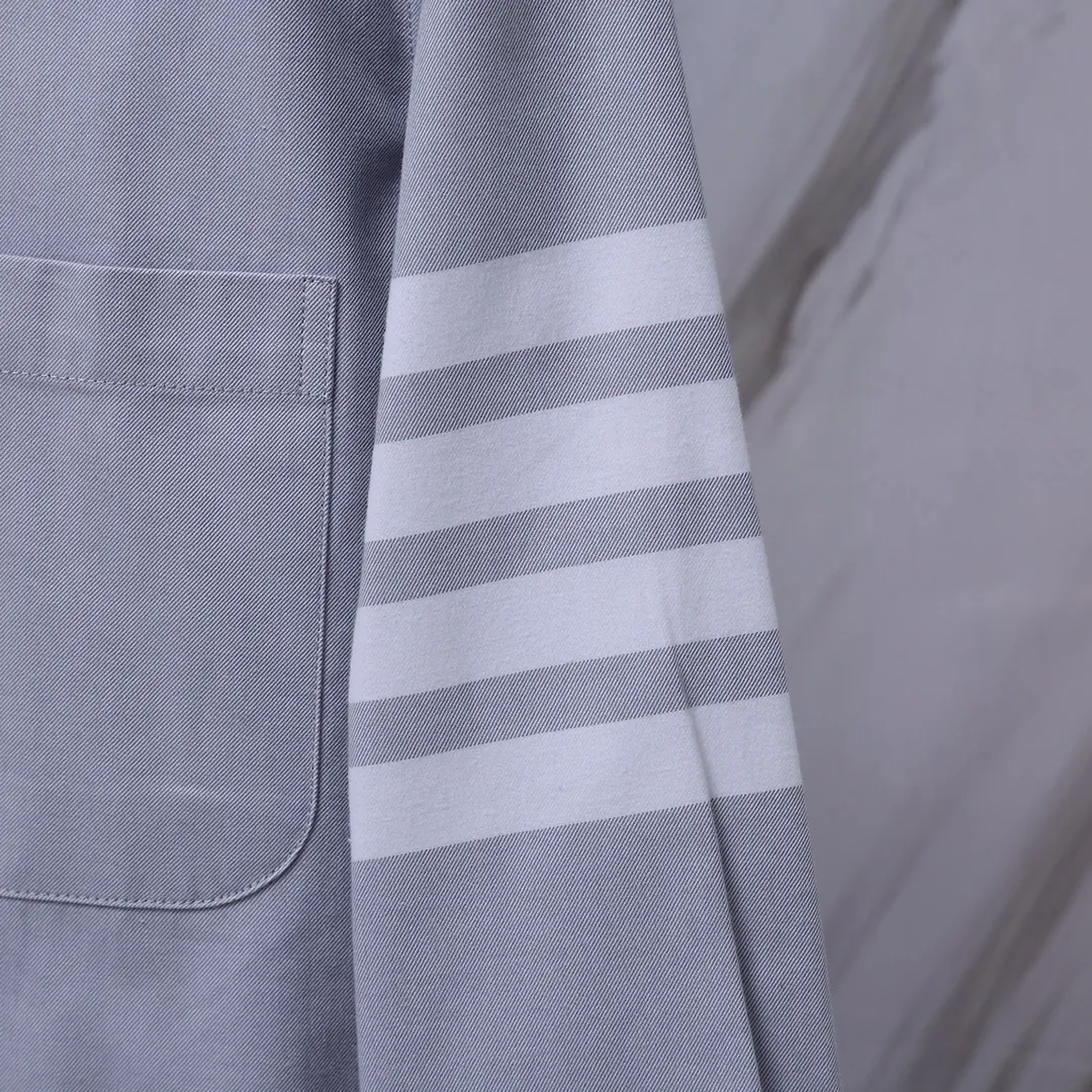 ：923 （TB ） THOM BROWNE .TBClassic 100% Factory TB TB Same Style ：Light Blue /Light Gray Size：0/1/2/3/4
